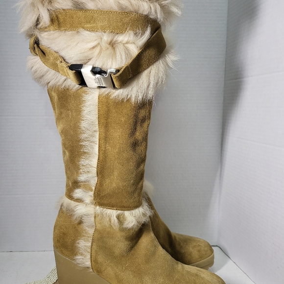 Beautiful Coach Wedge Boots sz.10 - Picture 3 of 9